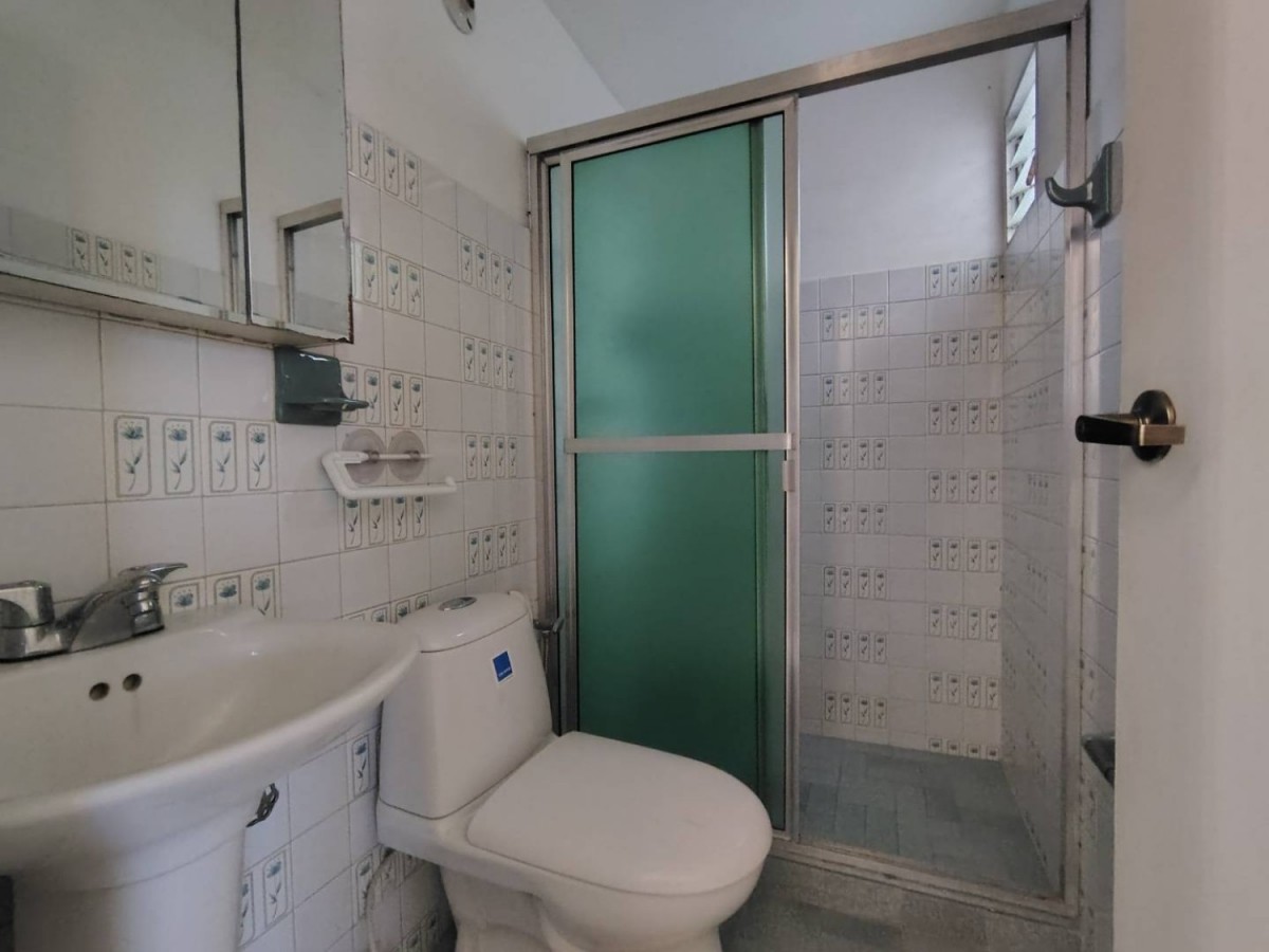 Casa en arriendo en Manila, Medellín · foto 17 de 24