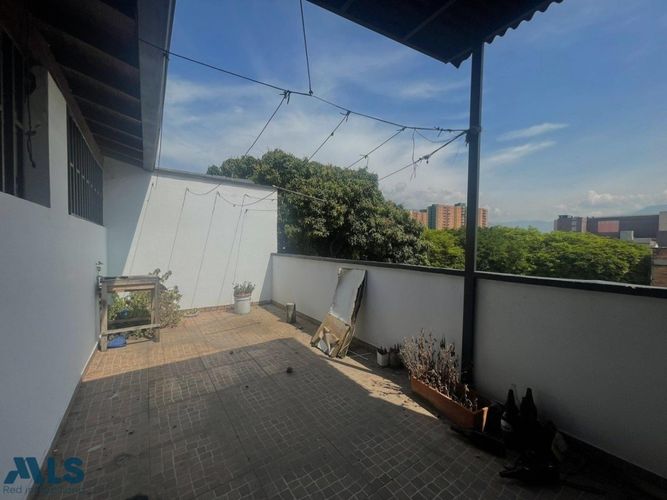 Bodega en venta en Jesús Nazareno, Medellín, 81 m² · foto 3 de 12