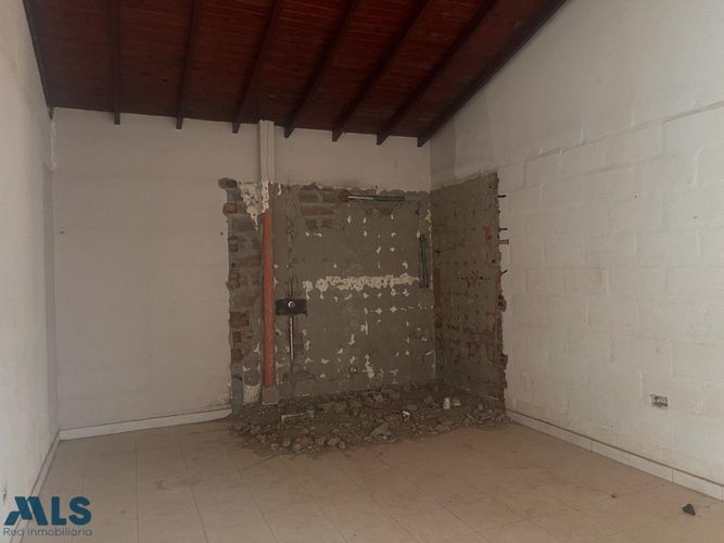 Bodega en venta en Jesús Nazareno, Medellín, 81 m² · foto 6 de 12