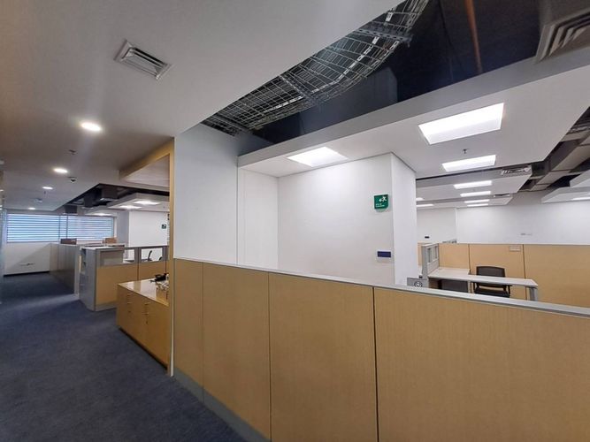 Oficina en arriendo en El Tesoro, Medellín, 385 m² · foto 2 de 24