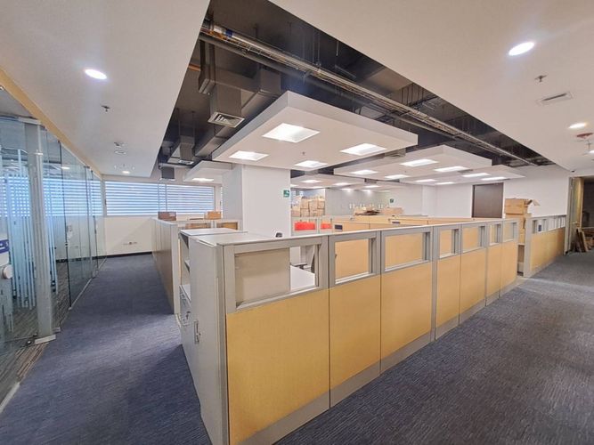 Oficina en arriendo en El Tesoro, Medellín, 385 m² · foto 8 de 24