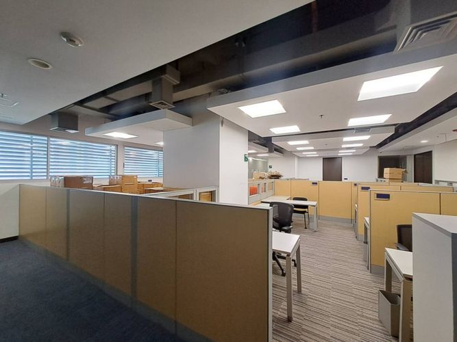 Oficina en arriendo en El Tesoro, Medellín, 385 m² · foto 17 de 24