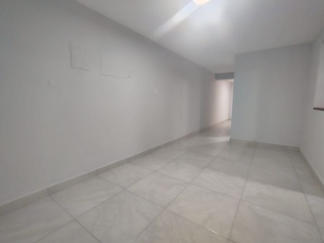 Oficina en arriendo en Laureles, Medellín, 18 m² · foto 3 de 18