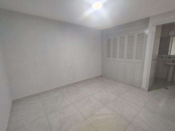 Oficina en arriendo en Laureles, Medellín, 18 m² · foto 4 de 18