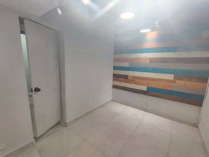 Oficina en arriendo en Laureles, Medellín, 18 m² · foto 8 de 18