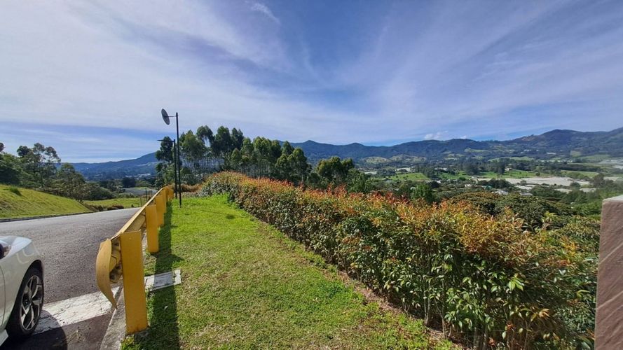Lote en venta en El Tambo, La Ceja, 4370 m² · foto 3 de 17