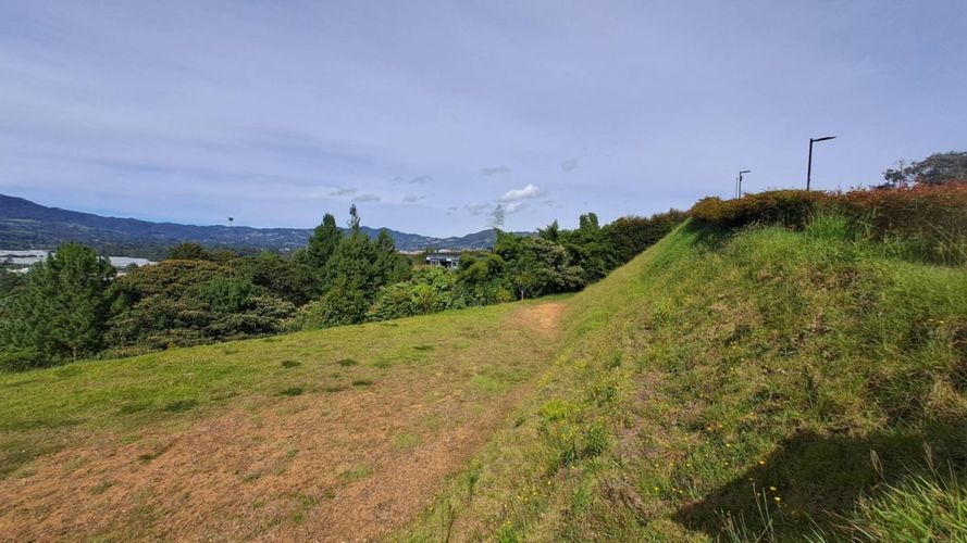 Lote en venta en El Tambo, La Ceja, 4370 m² · foto 4 de 17