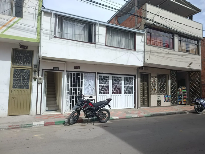Casa de 5 alcobas en venta en Linconl, Soacha, 144 m² · foto 3 de 24