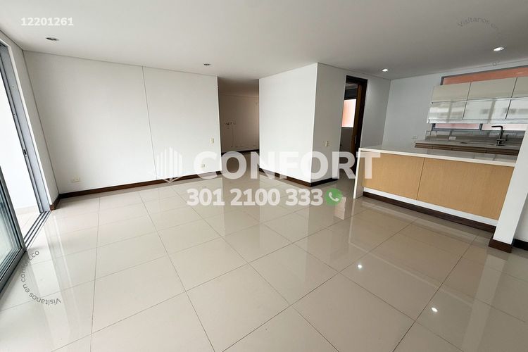 Apartamento de 2 alcobas en arriendo en Los Balsos, Medellín, 113 m² · foto 2 de 23
