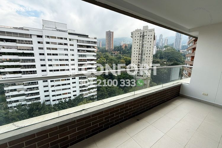 Apartamento de 2 alcobas en arriendo en Los Balsos, Medellín, 113 m² · foto 4 de 23