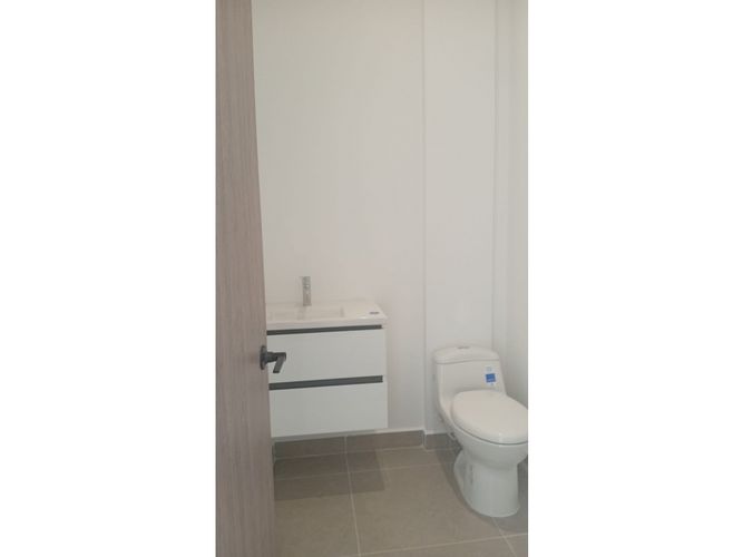 Consultorio en venta en Cr. Zonata, Armenia, 26 m² · foto 3 de 7