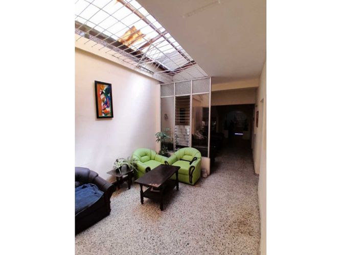 Casa de 6 alcobas en venta en Boston, Medellín, 350 m² · foto 3 de 24