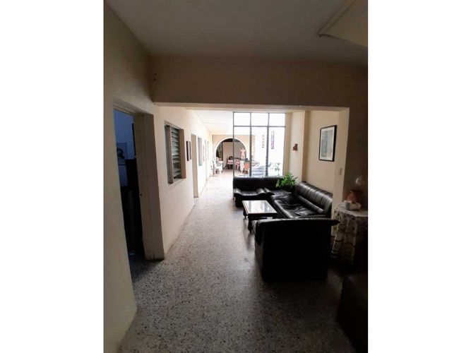 Casa de 6 alcobas en venta en Boston, Medellín, 350 m² · foto 6 de 24