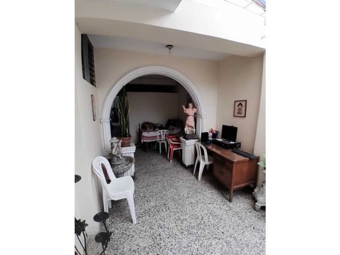 Casa de 6 alcobas en venta en Boston, Medellín, 350 m² · foto 9 de 24