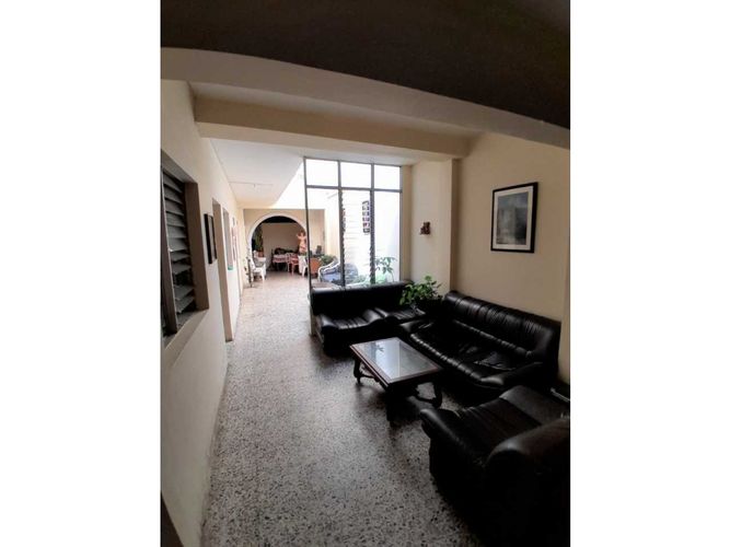 Casa de 6 alcobas en venta en Boston, Medellín, 350 m² · foto 10 de 24