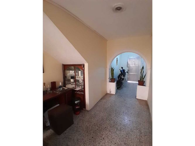 Casa de 6 alcobas en venta en Boston, Medellín, 350 m² · foto 12 de 24