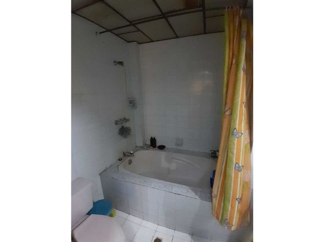 Casa de 6 alcobas en venta en Boston, Medellín, 350 m² · foto 17 de 24