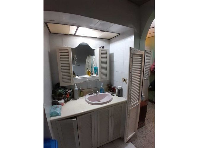 Casa de 6 alcobas en venta en Boston, Medellín, 350 m² · foto 18 de 24