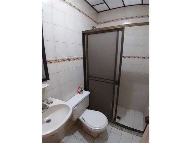 Casa de 6 alcobas en venta en Boston, Medellín, 350 m² · foto 22 de 24