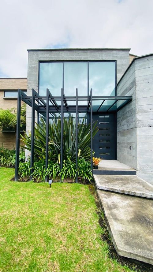Casa de 5 alcobas en venta en Guaymaral, Bogotá, 440 m² · foto 2 de 24