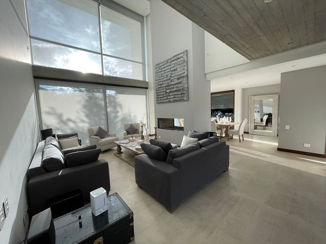 Casa de 5 alcobas en venta en Guaymaral, Bogotá, 440 m² · foto 4 de 24