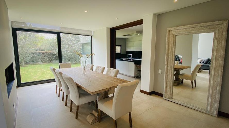 Casa de 5 alcobas en venta en Guaymaral, Bogotá, 440 m² · foto 11 de 24