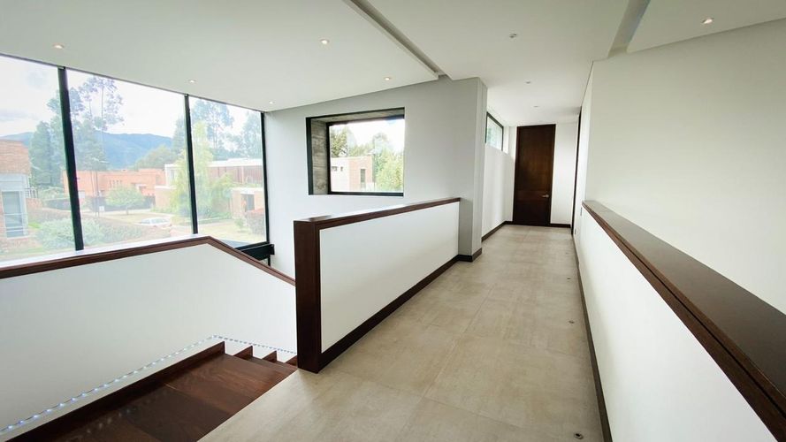 Casa de 5 alcobas en venta en Guaymaral, Bogotá, 440 m² · foto 18 de 24