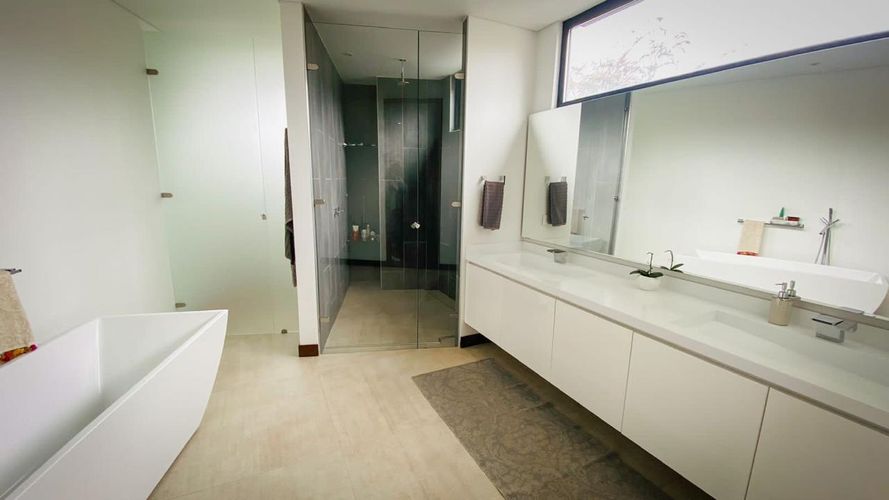 Casa de 5 alcobas en venta en Guaymaral, Bogotá, 440 m² · foto 23 de 24