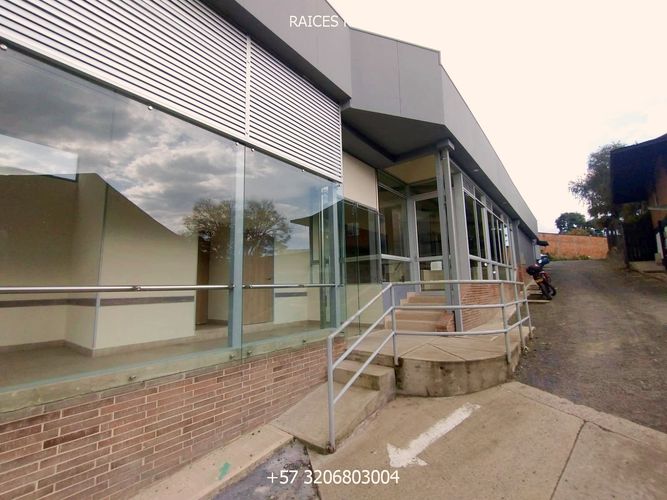Local en arriendo en Tribunas Corcega, Pereira, 200 m² · foto 2 de 19
