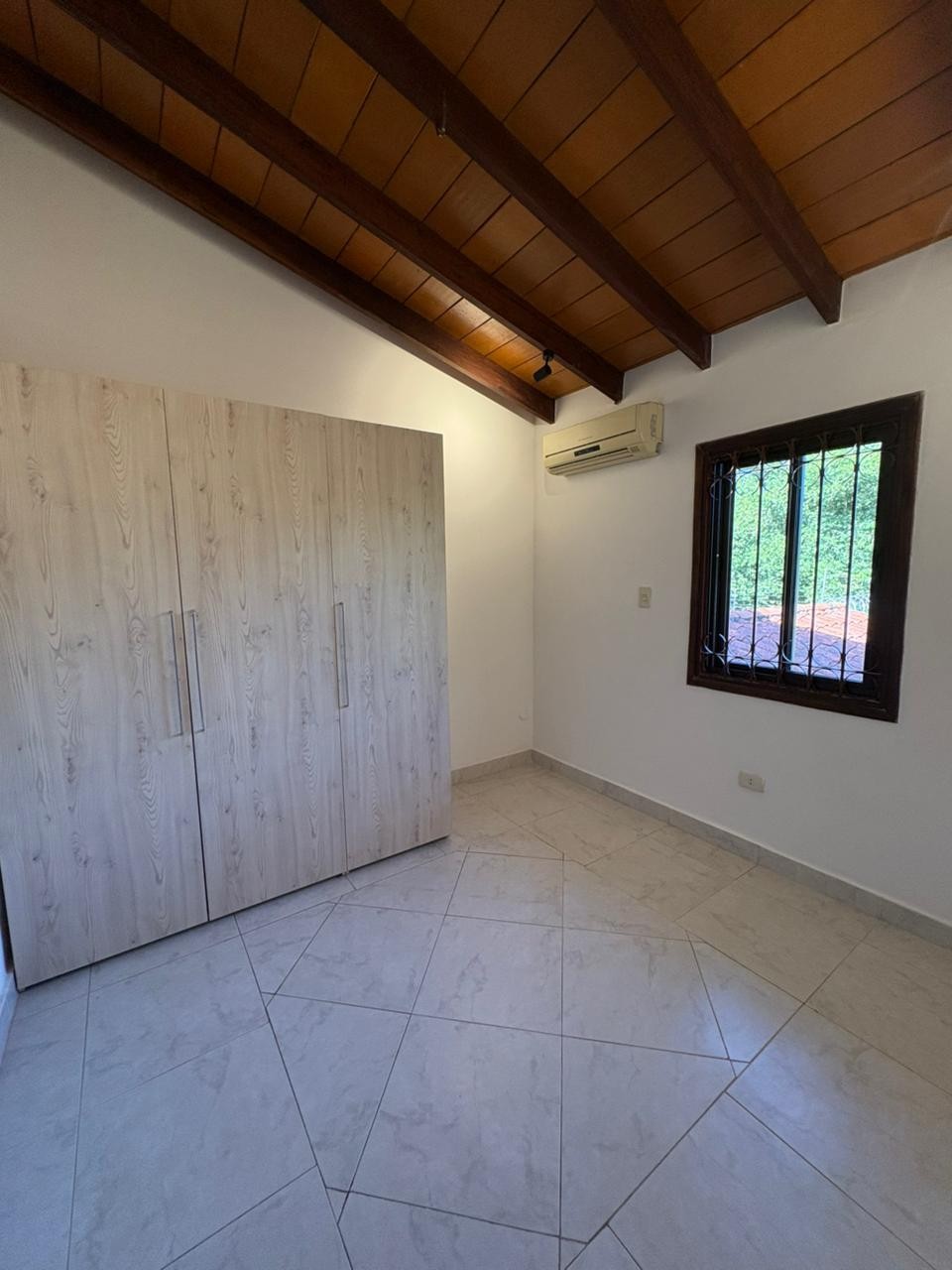 ALQUILO DÚPLEX ZONA PRIMER PTE Y STMA. TRINIDAD — foto 2