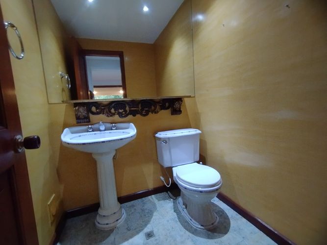 Apartamento en venta en Los Rosales, Bogotá · foto 8 de 24