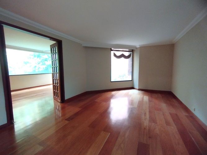 Apartamento en venta en Los Rosales, Bogotá · foto 10 de 24