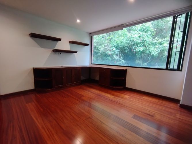Apartamento en venta en Los Rosales, Bogotá · foto 18 de 24