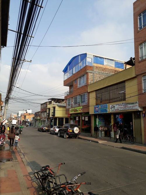 Casa de 15 alcobas en venta en Ub. Serrezuelita, Funza, 650 m² · foto 2 de 16