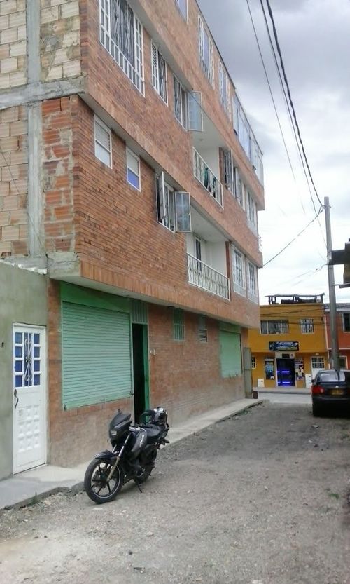 Casa de 15 alcobas en venta en Ub. Serrezuelita, Funza, 650 m² · foto 3 de 16