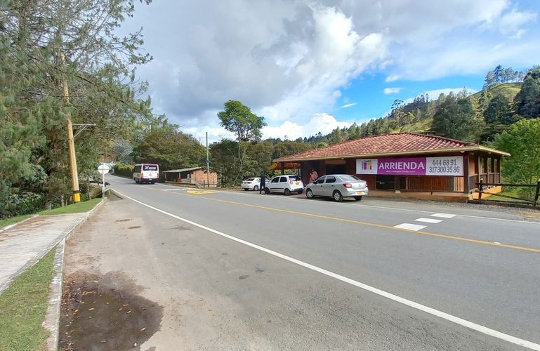 Local en arriendo en Lejos Del Nido, El Retiro, 220 m² · foto 4 de 24