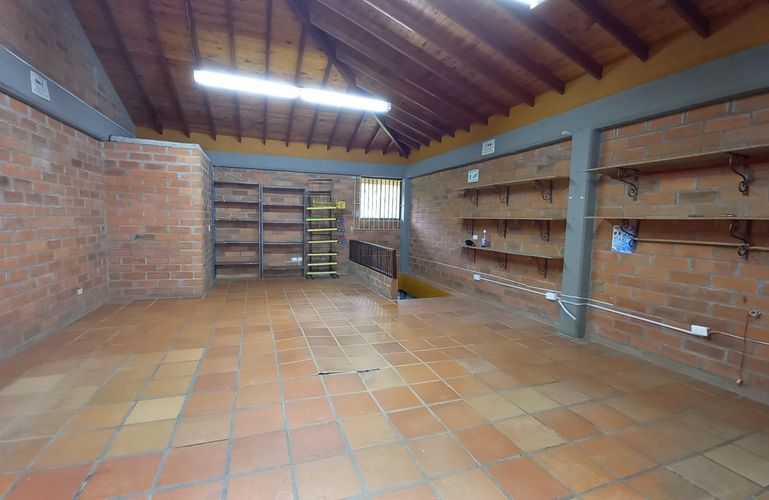Local en arriendo en Lejos Del Nido, El Retiro, 220 m² · foto 6 de 24