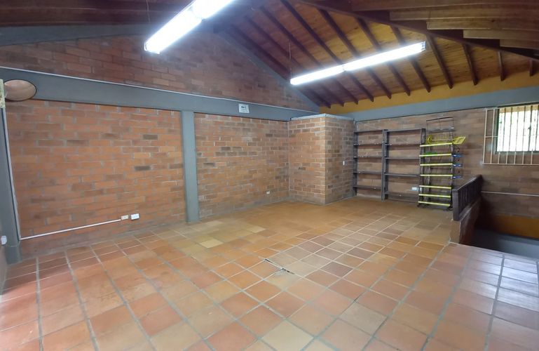 Local en arriendo en Lejos Del Nido, El Retiro, 220 m² · foto 7 de 24