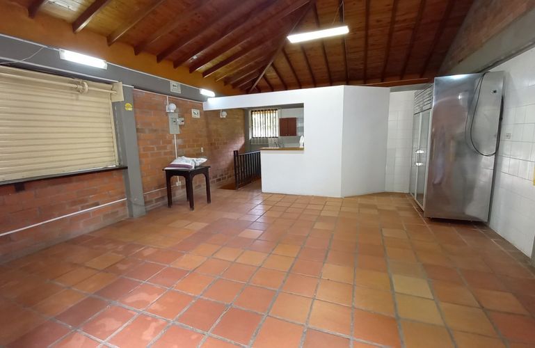 Local en arriendo en Lejos Del Nido, El Retiro, 220 m² · foto 16 de 24