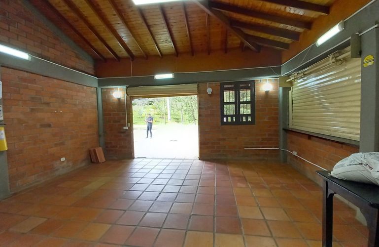 Local en arriendo en Lejos Del Nido, El Retiro, 220 m² · foto 20 de 24