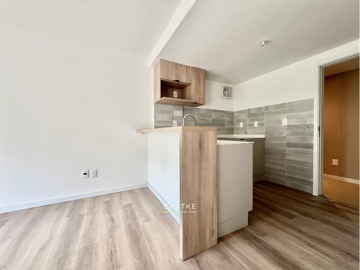 Alquiler 1 dormitorio con garaje .- La blanqueada