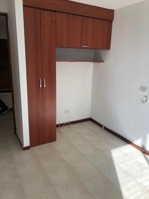 Apartamento de 3 alcobas en arriendo en El Poblado, Medellín, 81 m² · foto 2 de 11