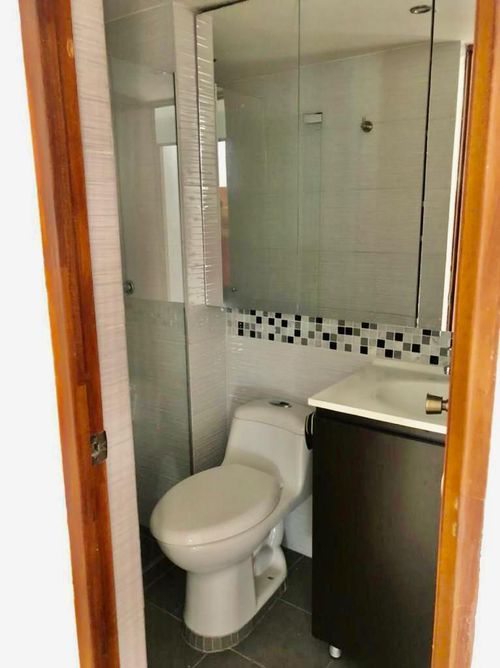 Apartamento de 3 alcobas en arriendo en El Poblado, Medellín, 81 m² · foto 8 de 11
