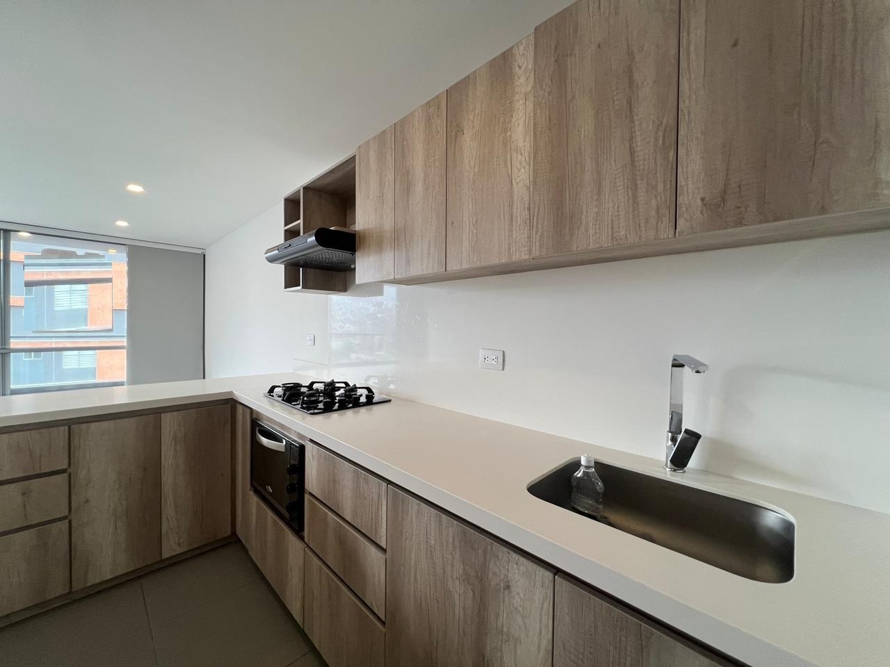 Apartamento en arriendo en El Poblado, Medellín · foto 8 de 14