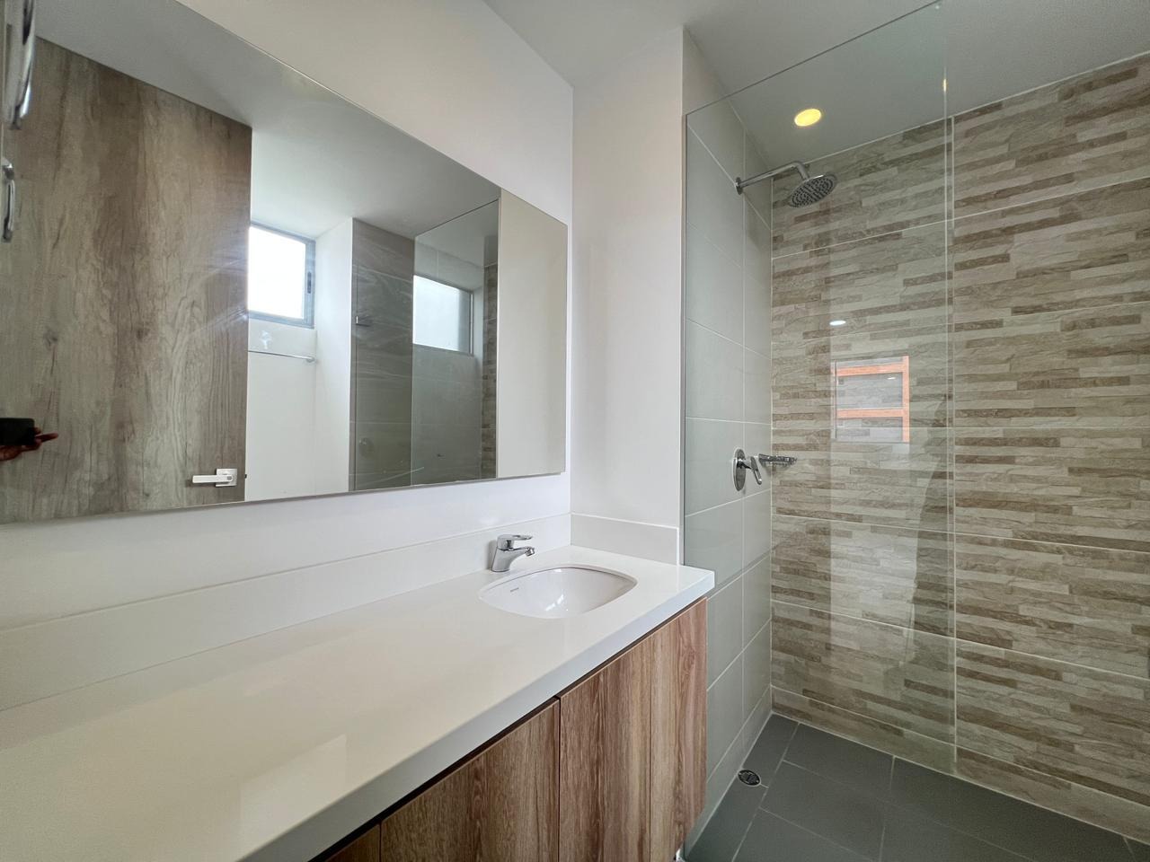 Apartamento en arriendo en El Poblado, Medellín · foto 9 de 14