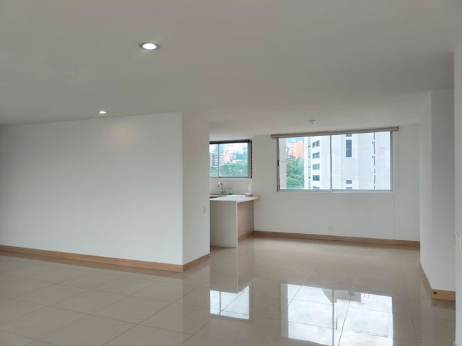 Apartamento de 3 alcobas en arriendo en El Poblado, Medellín, 135 m² · foto 7 de 18