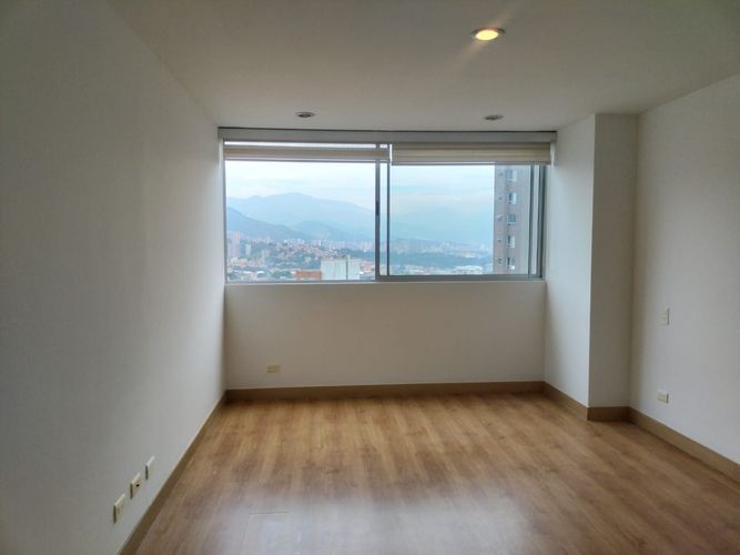 Apartamento de 3 alcobas en arriendo en El Poblado, Medellín, 135 m² · foto 10 de 18