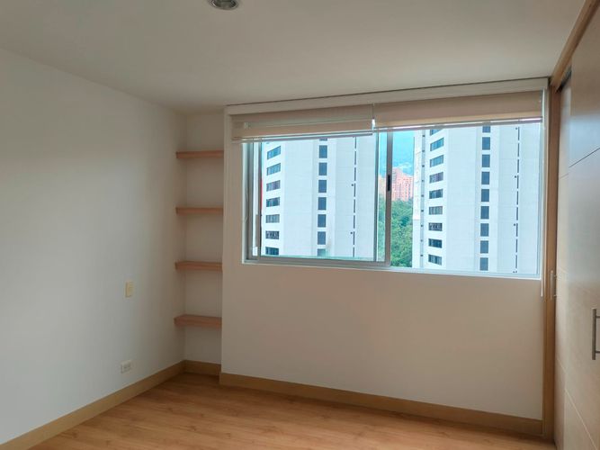Apartamento de 3 alcobas en arriendo en El Poblado, Medellín, 135 m² · foto 16 de 18
