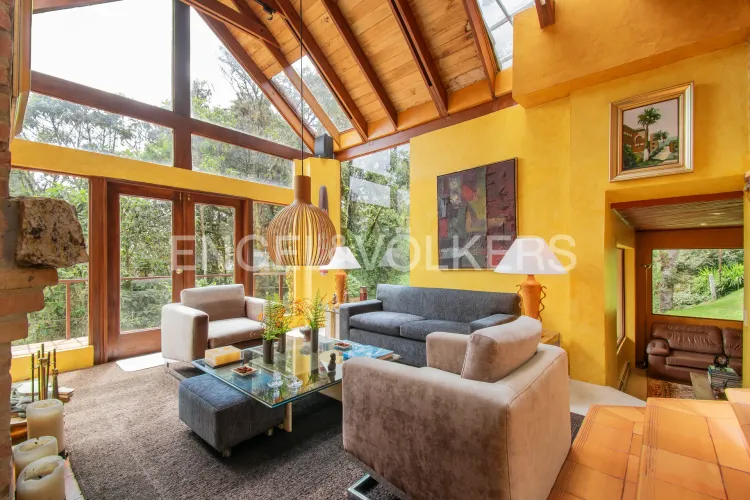Casa de 6 alcobas en venta en Guaymaral, Bogotá, 550 m² · foto 11 de 20