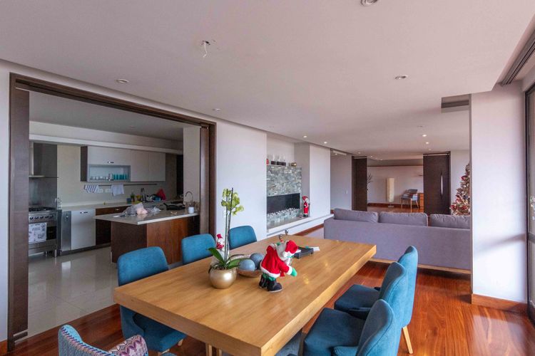 Apartamento de 3 alcobas en venta en Cerros De Los Alpes, Bogotá, 308 m² · foto 6 de 24